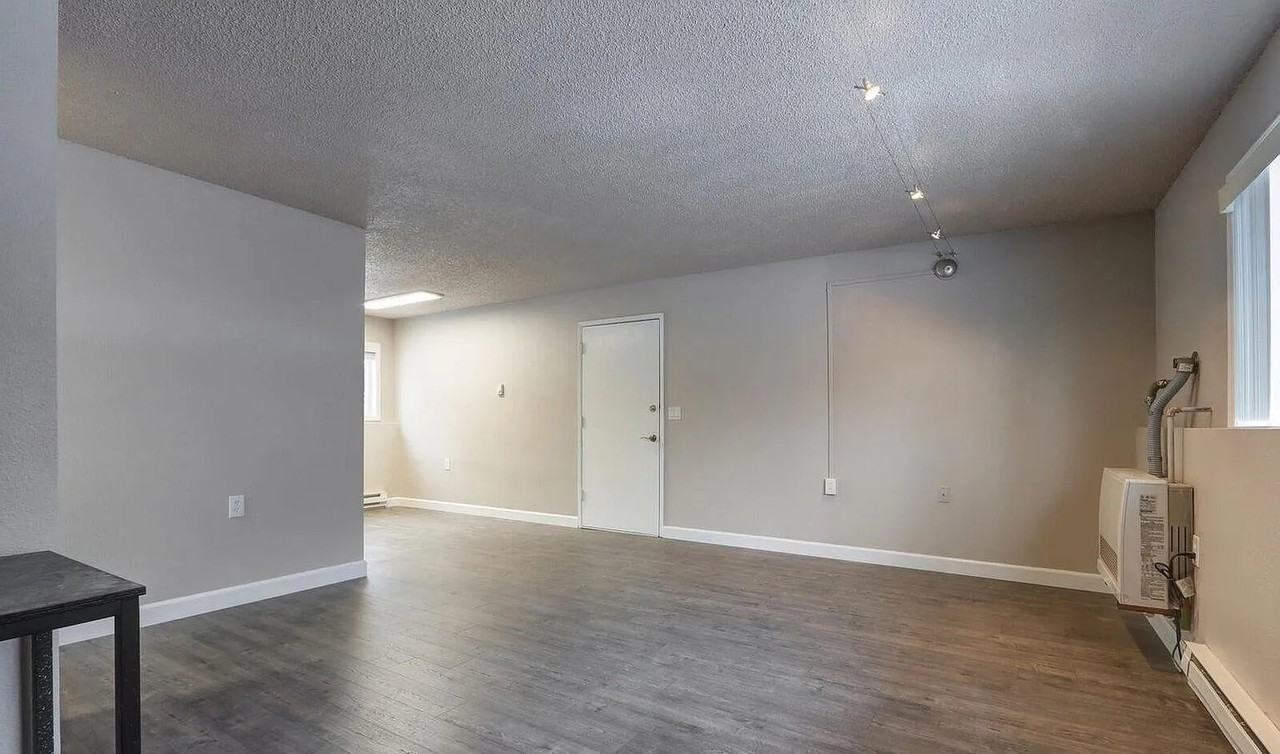 4430 View Cir - Photo 5 of 10