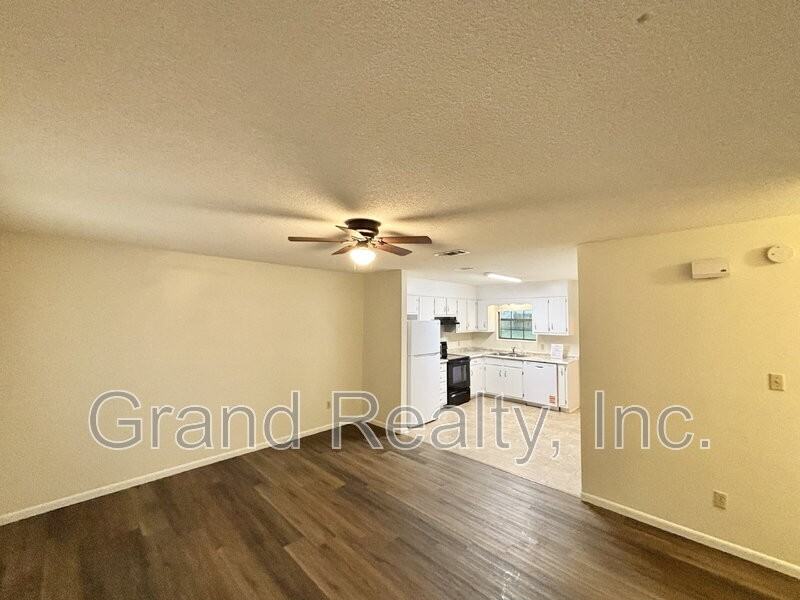 6457 Maddox Rd - Photo 4 of 14