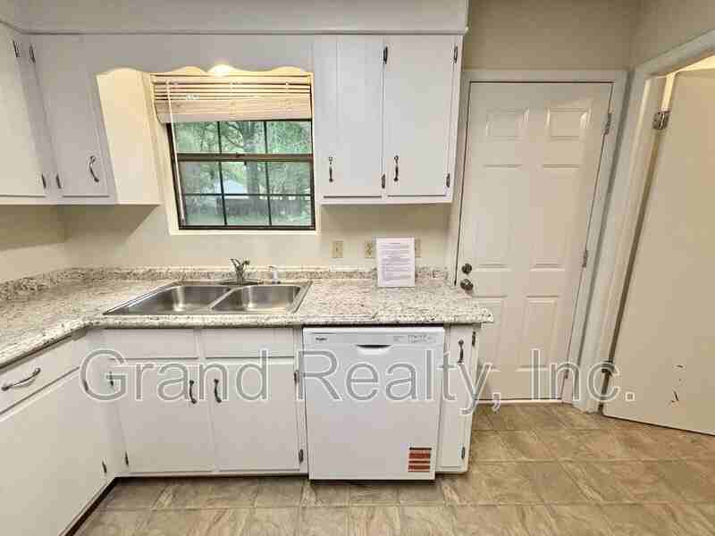 6457 Maddox Rd - Photo 7 of 14