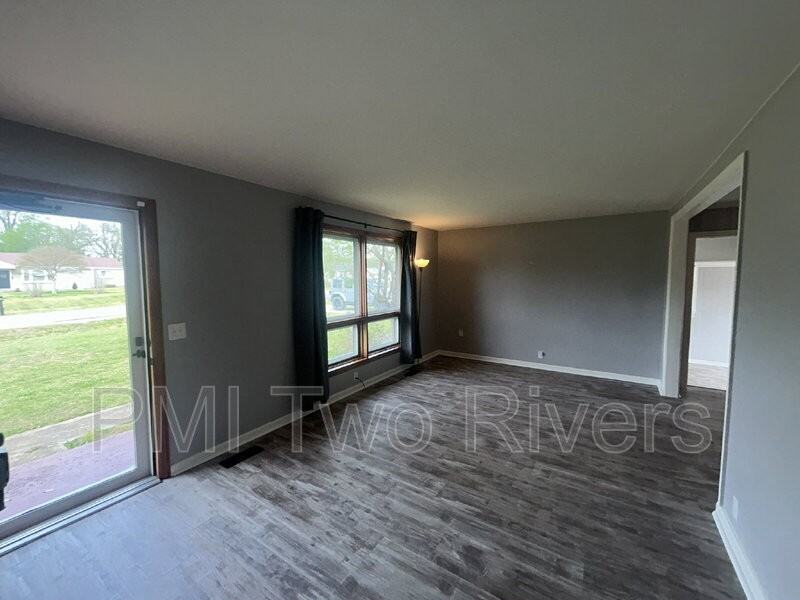 2639 Woodberry Dr - Photo 3 of 20