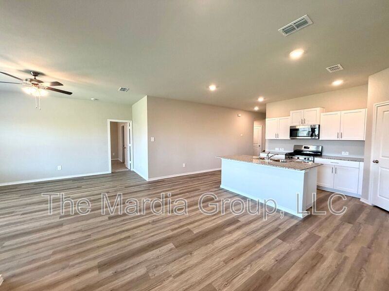 8516 Dunnstown Dr - Photo 3 of 20