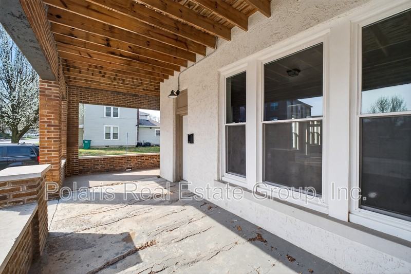 404 N Lebanon St - Photo 4 of 31