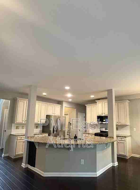 422 Live Oak Pass - Photo 7 of 22