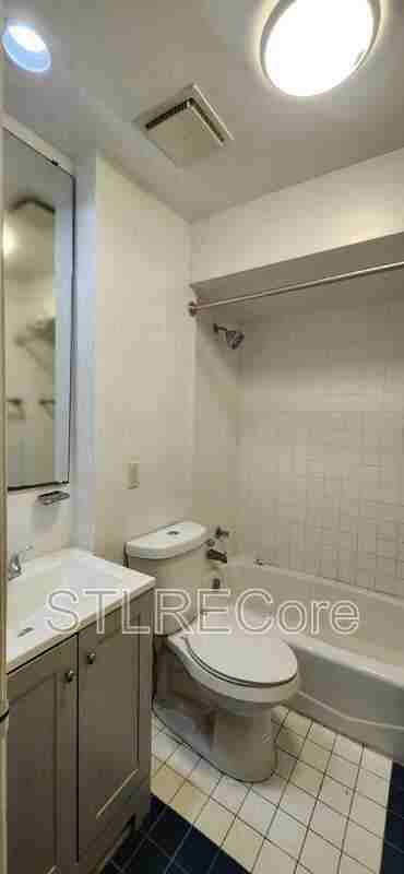 2415 S 10th St - Photo 3 of 11