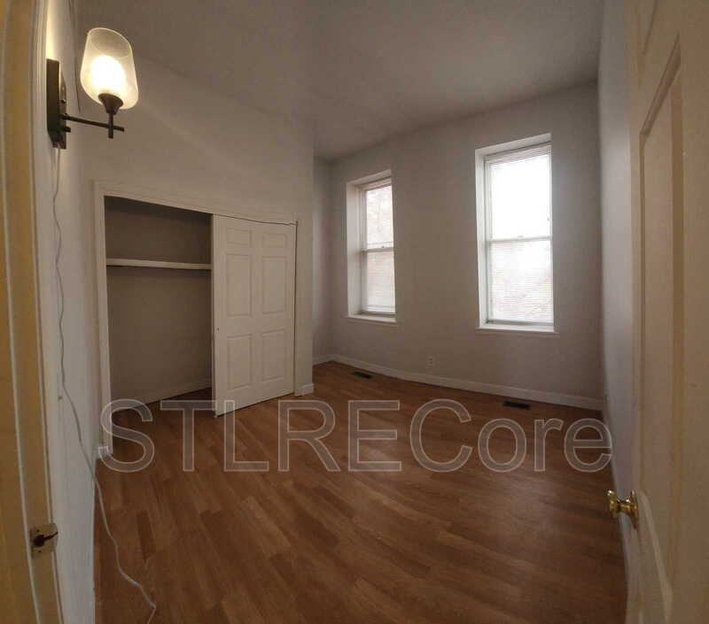 2415 S 10th St - Photo 4 of 11