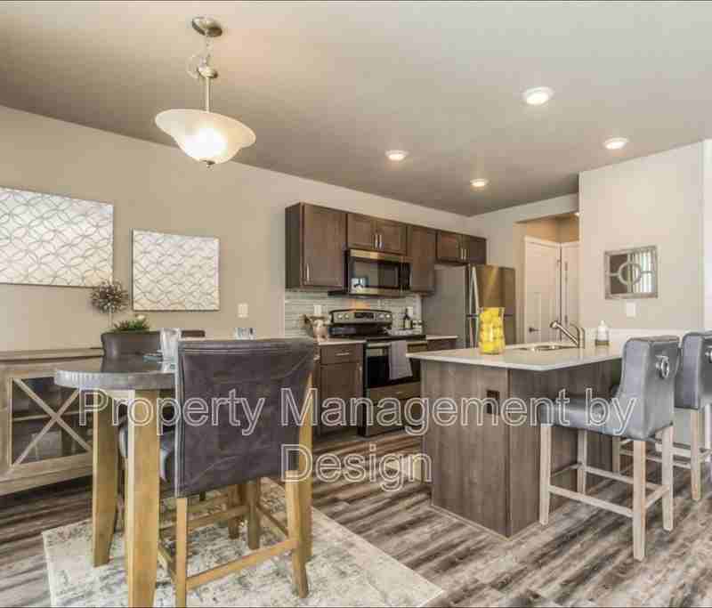 763 Ne Macey Way - Photo 4 of 20