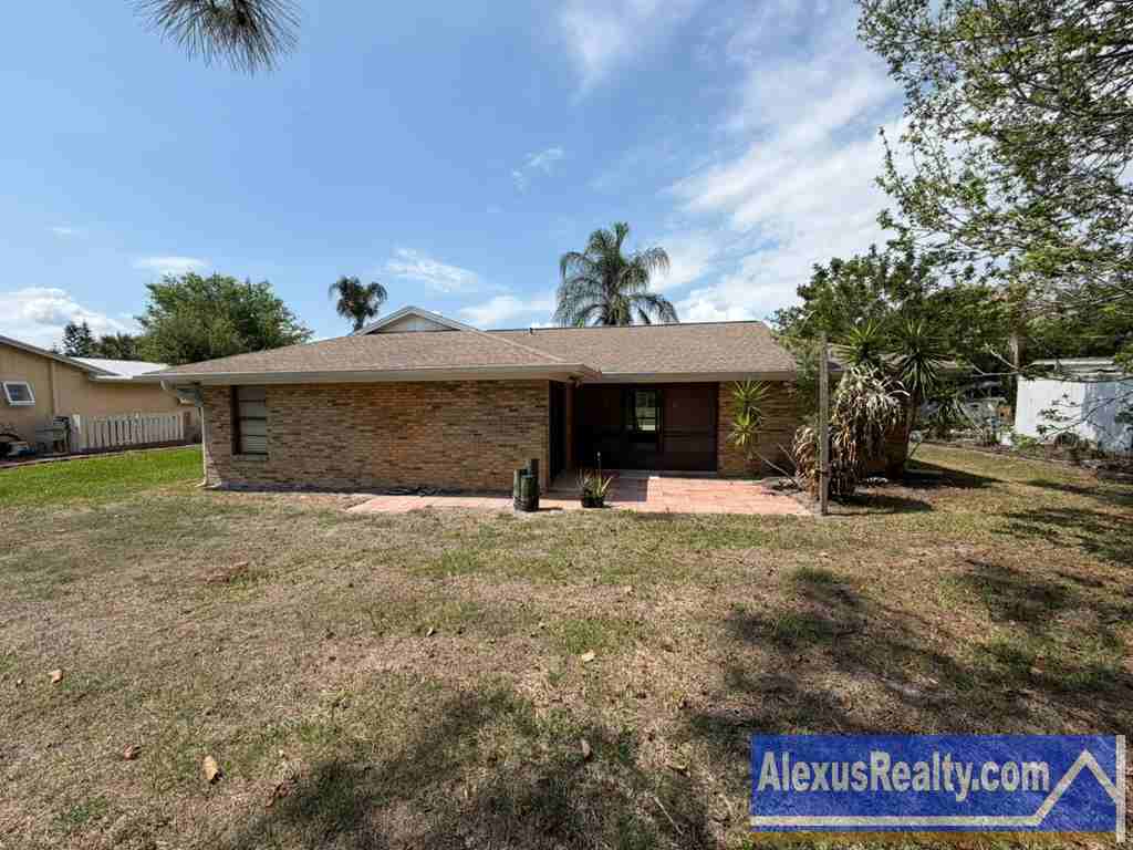 2055 Southwest Cranberry Street - Photo 6 of 7