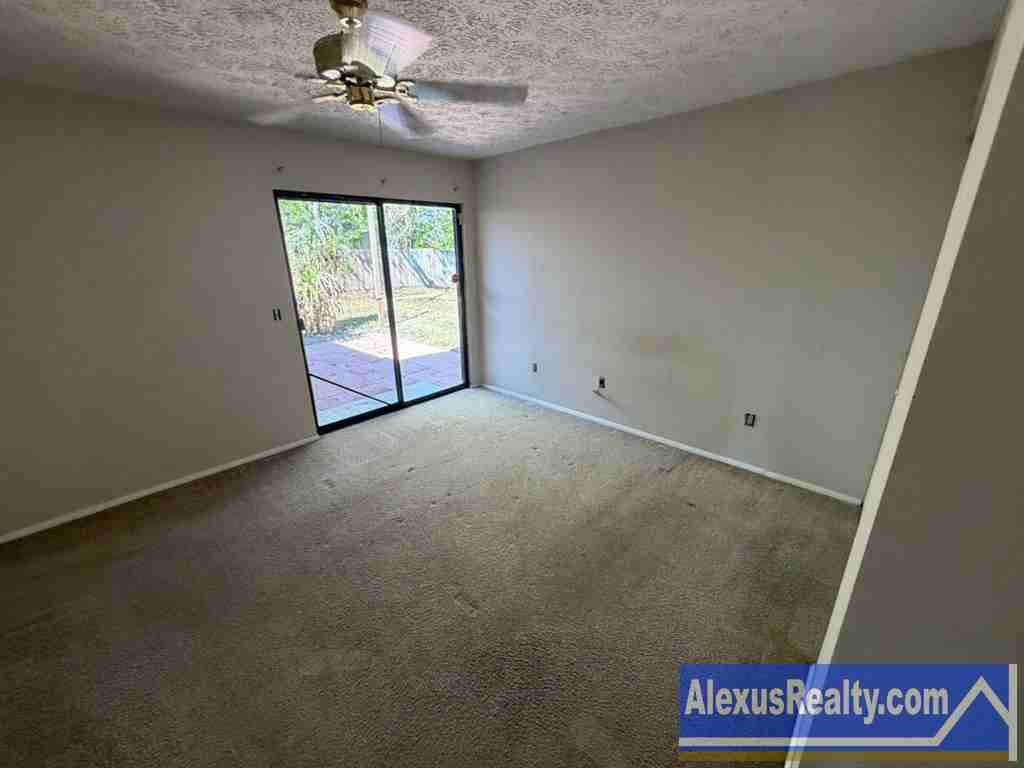 2055 Southwest Cranberry Street - Photo 4 of 7