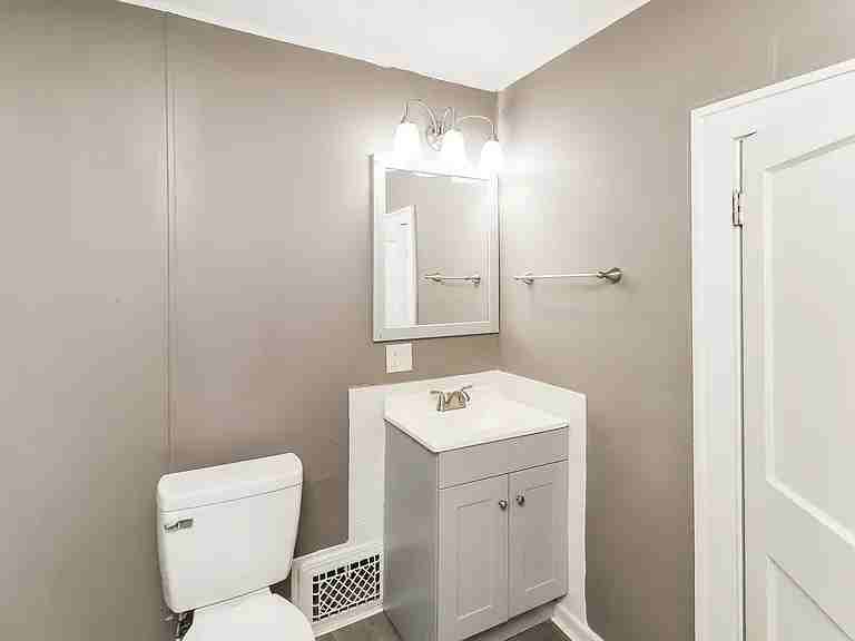 838 S Walnut St #NA - Photo 4 of 10