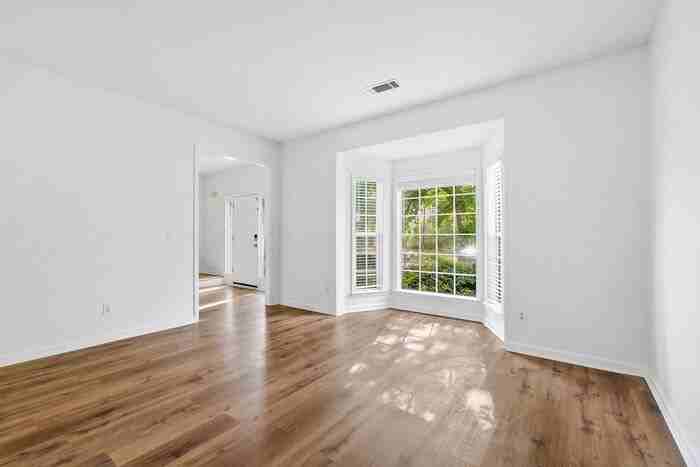 5840 Haterleigh Dr - Photo 5 of 32