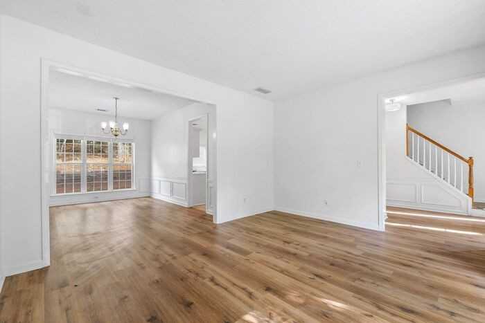 5840 Haterleigh Dr - Photo 6 of 32