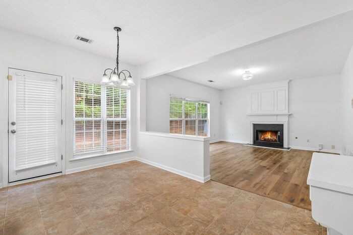 5840 Haterleigh Dr - Photo 7 of 32