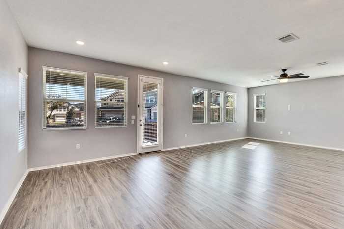 10403 Bramble Berry Dr - Photo 7 of 21