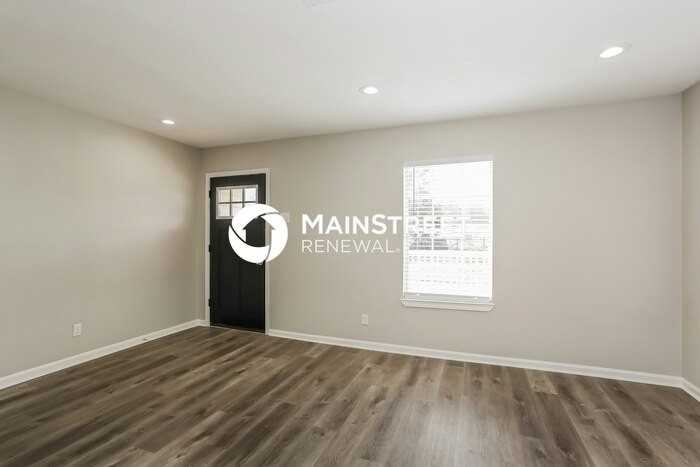 1023 Hahlo St - Photo 3 of 16