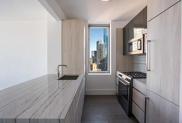 W 47th St #49E - Photo 2 of 20