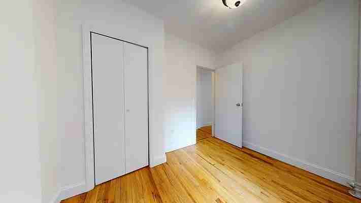 W 51st St #611 - Photo 6 of 17