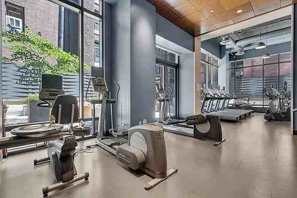 W 31st St #3B - Photo 5 of 15