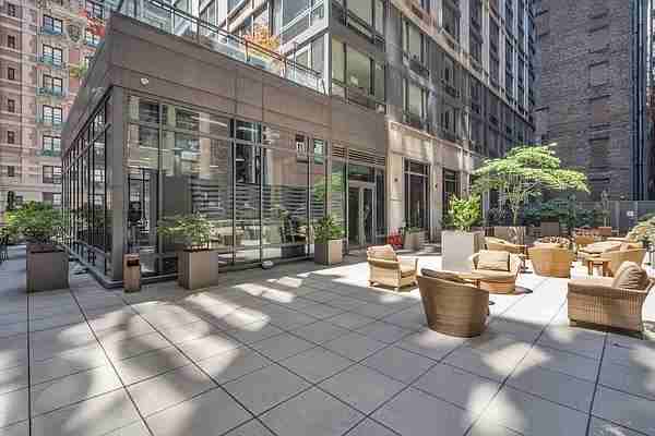 W 31st St #3B - Photo 6 of 15