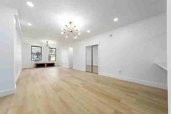 W 54th St #701 - Photo 2 of 20