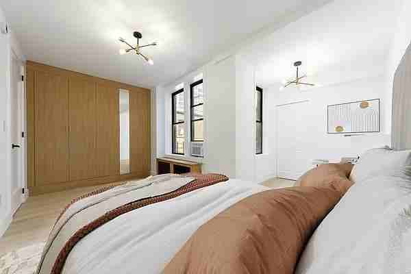 W 54th St #701 - Photo 4 of 20