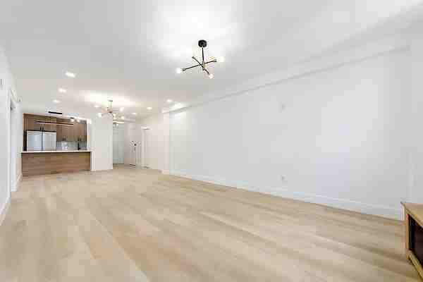 W 54th St #701 - Photo 5 of 20