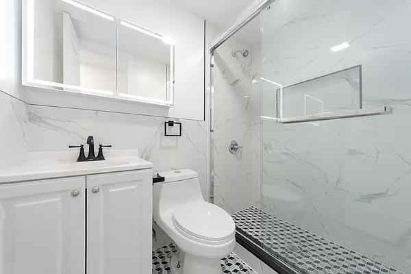 W 54th St #701 - Photo 6 of 20