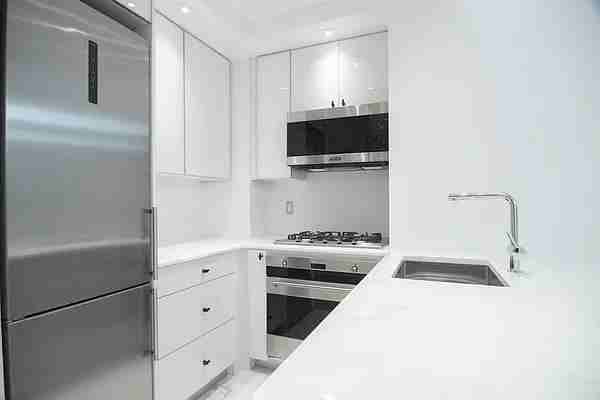 W 58th St #4A - Photo 7 of 20