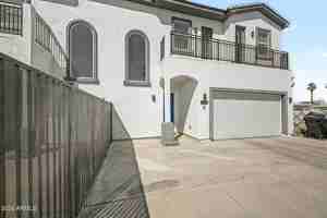 featured image of 1344 E Polk St #B