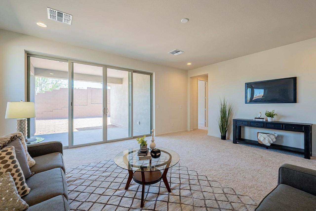 5944 E Melinda Ln - Photo 3 of 16