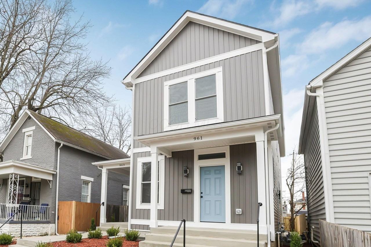 961 Heyl Ave - Photo 5 of 50