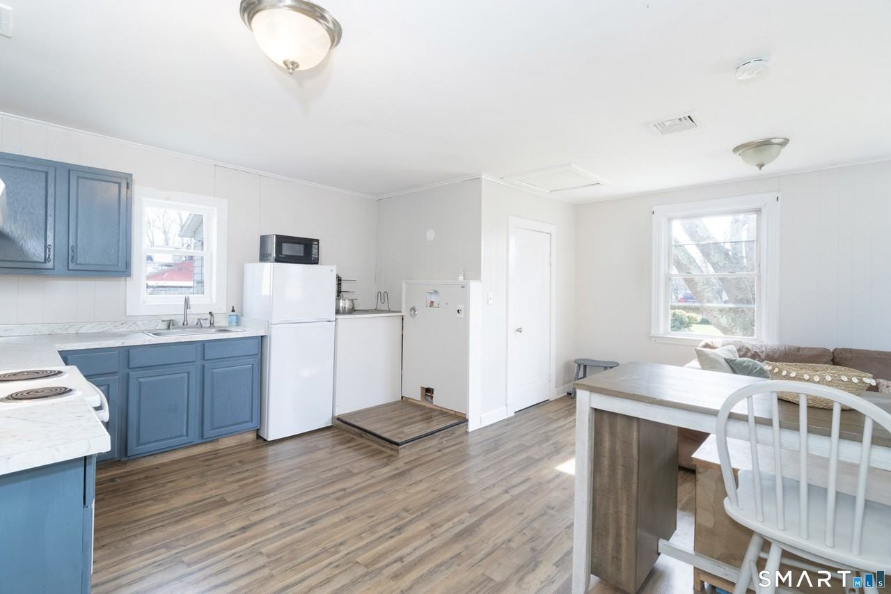 9 Wilcox Pl - Photo 3 of 17