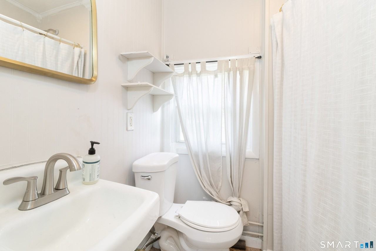 9 Wilcox Pl - Photo 7 of 17