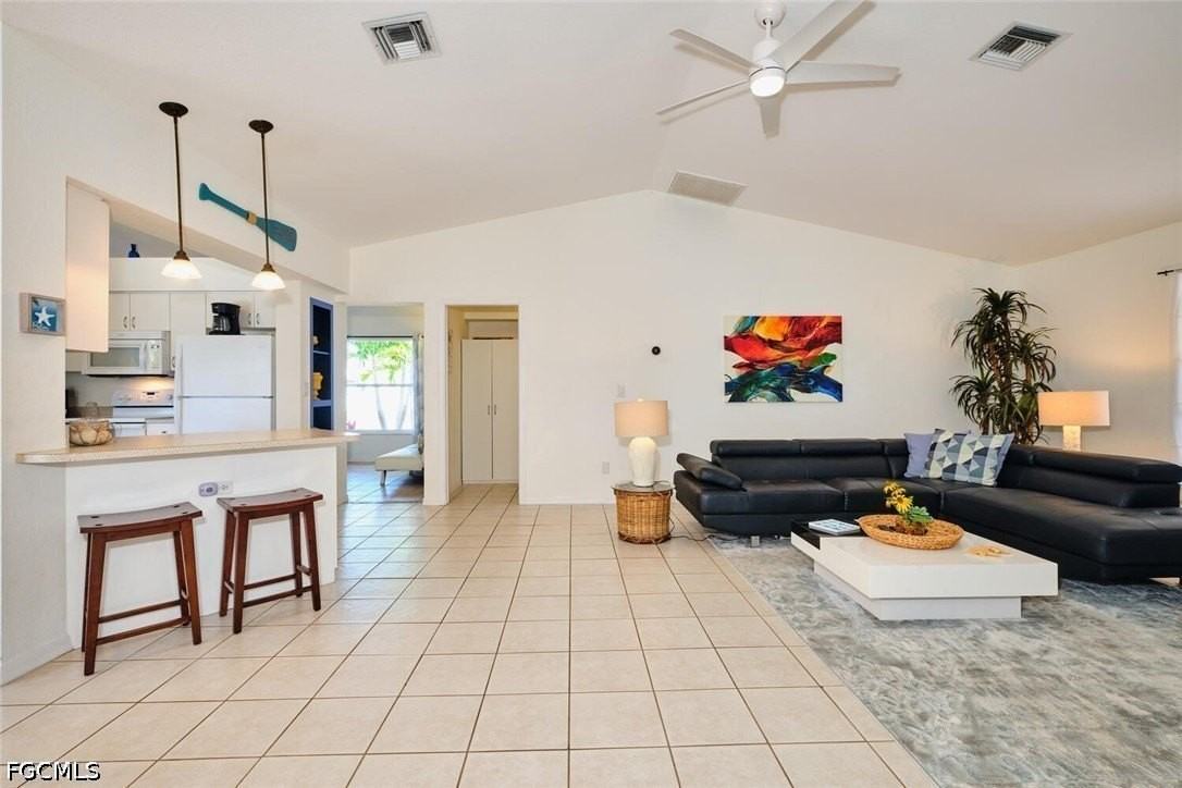 2201 Se 5th Ave - Photo 4 of 16