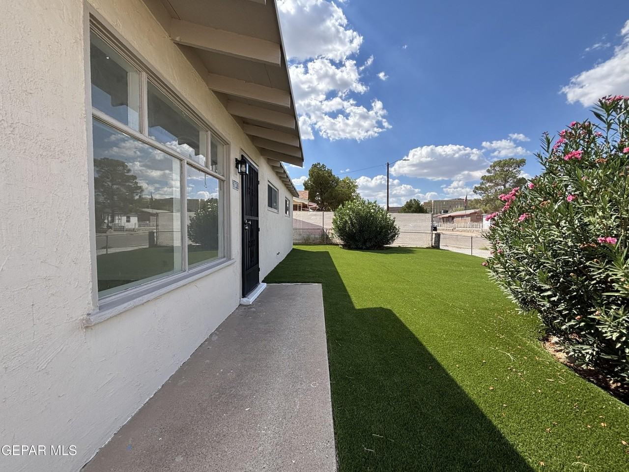 6138 Taos Dr - Photo 6 of 25