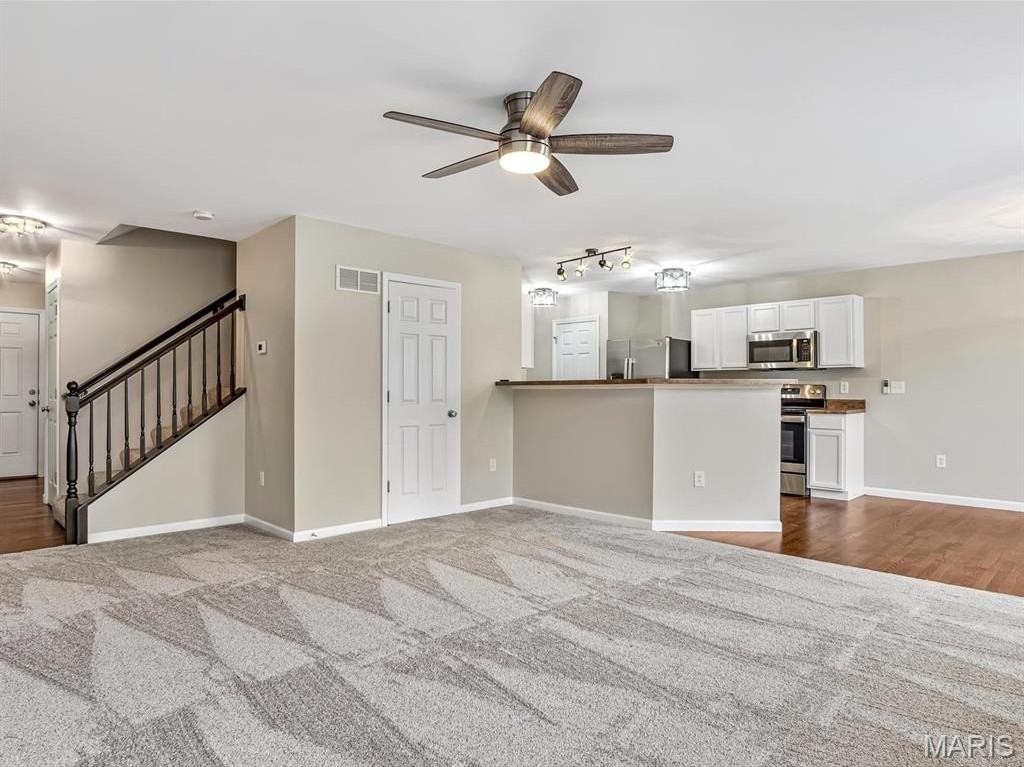 863 Harbor Woods Dr - Photo 4 of 17