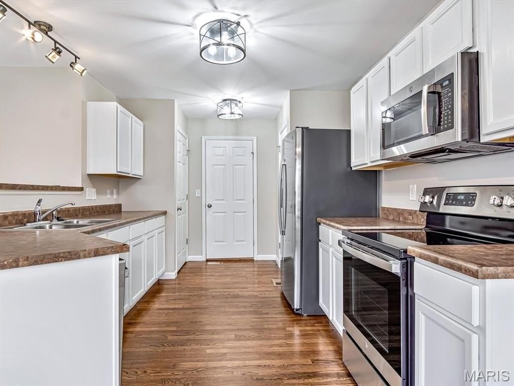 863 Harbor Woods Dr - Photo 6 of 17