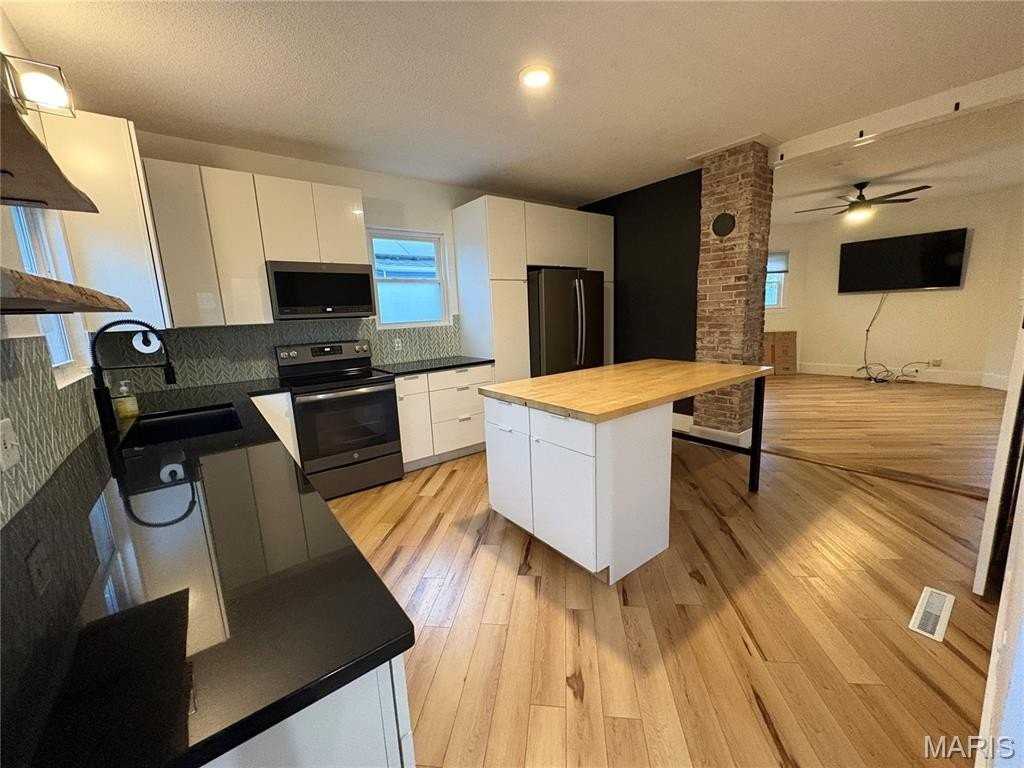 115 W 6th St - Photo 6 of 18