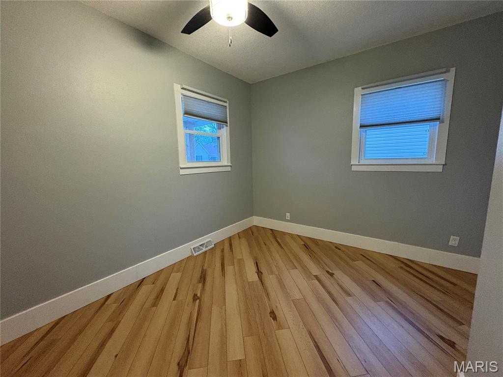 115 W 6th St - Photo 7 of 18