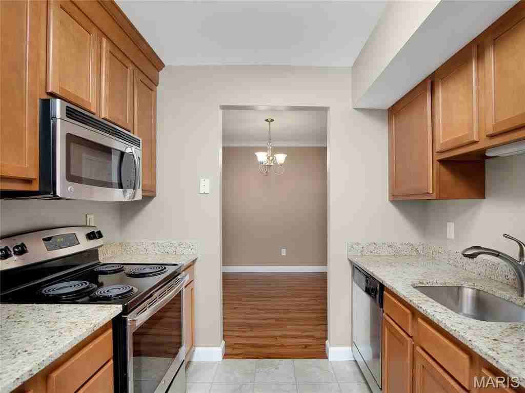 1522 Thrush Ter - Photo 3 of 15