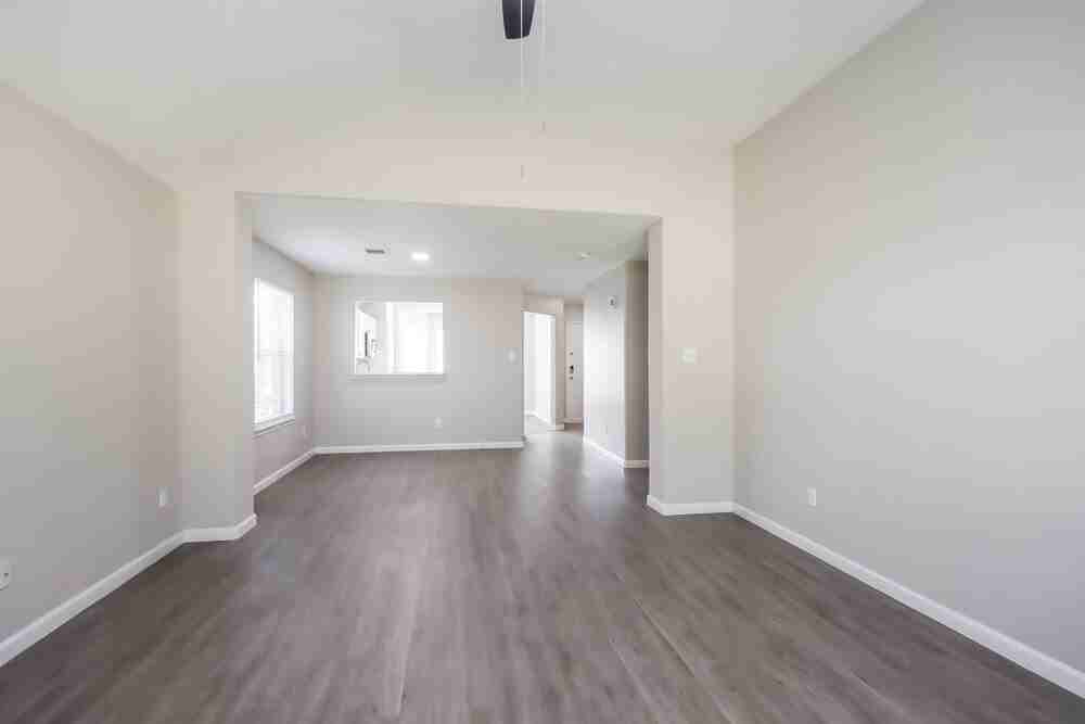 1615 Trail Oaks Ct - Photo 4 of 16