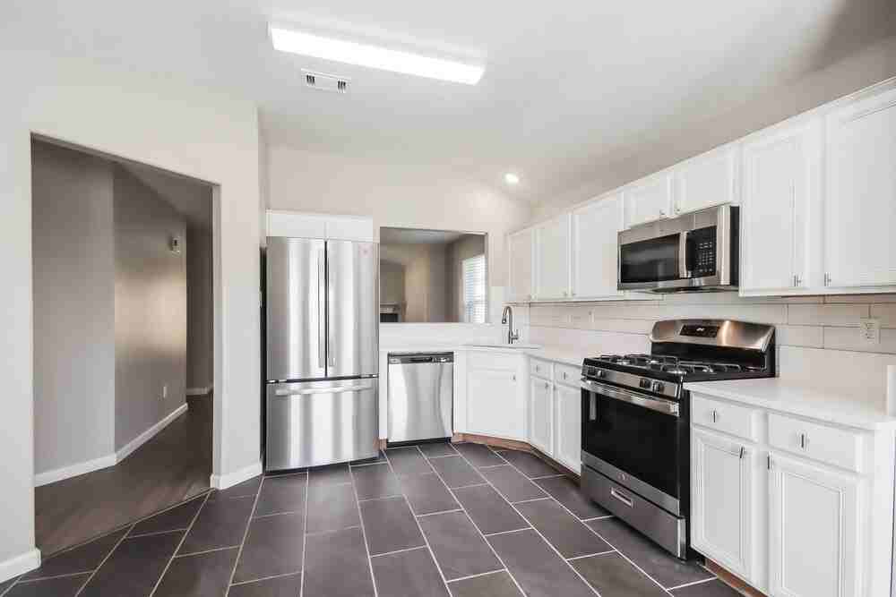 1615 Trail Oaks Ct - Photo 7 of 16