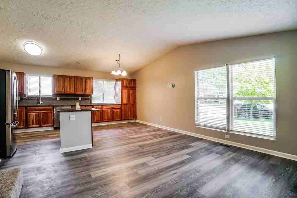 1713 Willowpark Ct - Photo 6 of 19