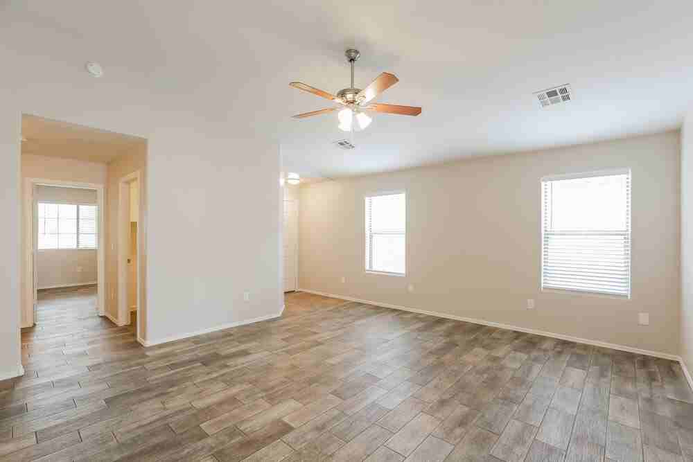 1114 E Fraktur Rd - Photo 3 of 16