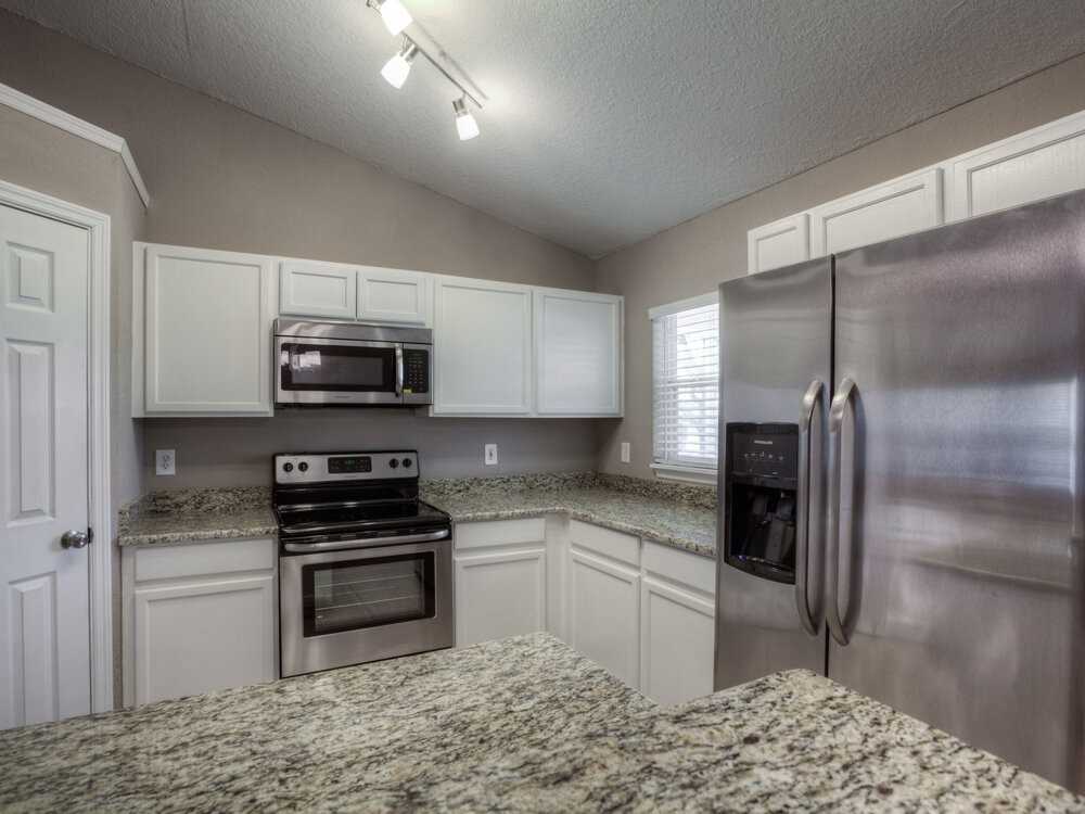 350 Trade Wind Dr - Photo 3 of 15