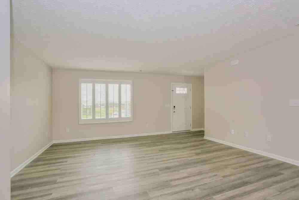 4151 Swallowfield St - Photo 5 of 17