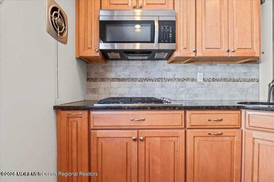 2204 Grand Central Ave Apt 15 - Photo 4 of 14