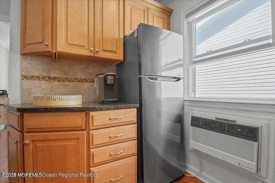 2204 Grand Central Ave Apt 15 - Photo 5 of 14