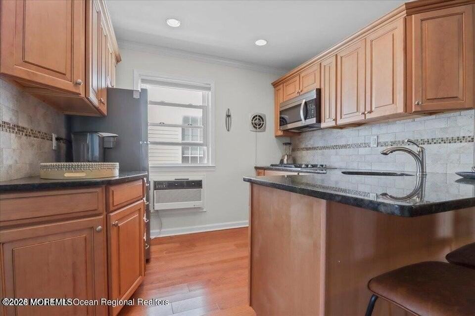 2204 Grand Central Ave Apt 15 - Photo 2 of 14