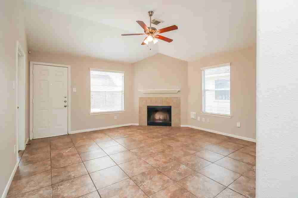 21506 Lovis Way - Photo 3 of 16
