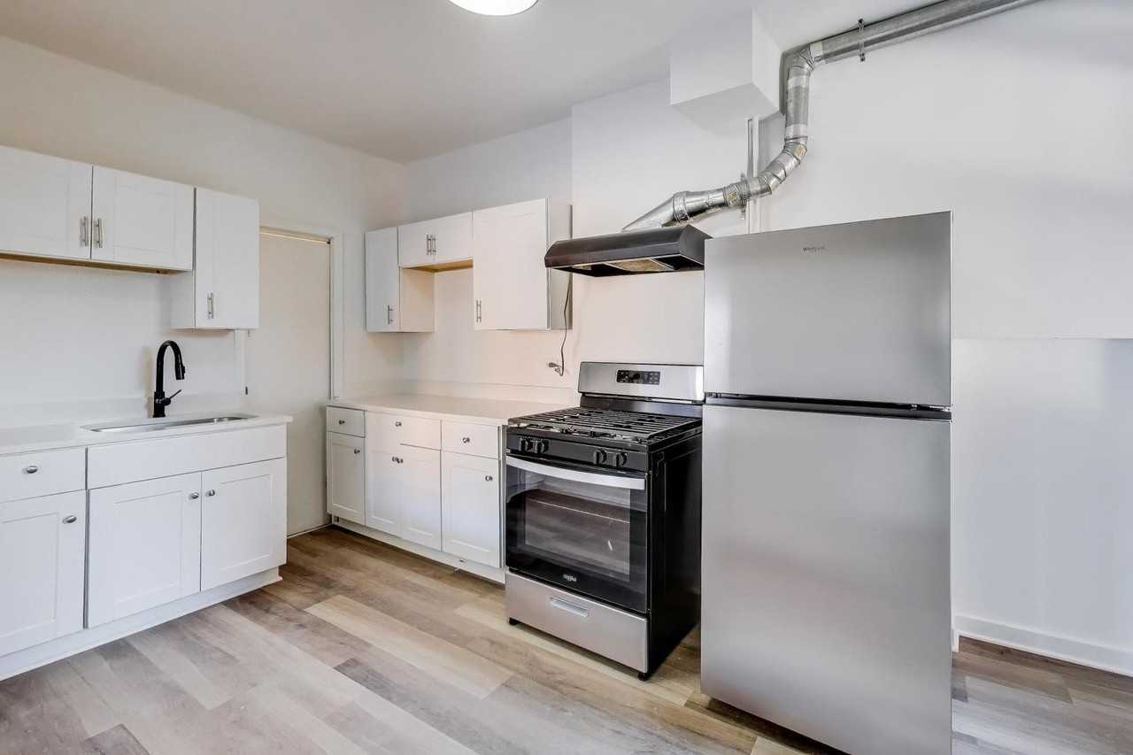 3047 W Berteau Ave Apt 1 - Photo 6 of 11